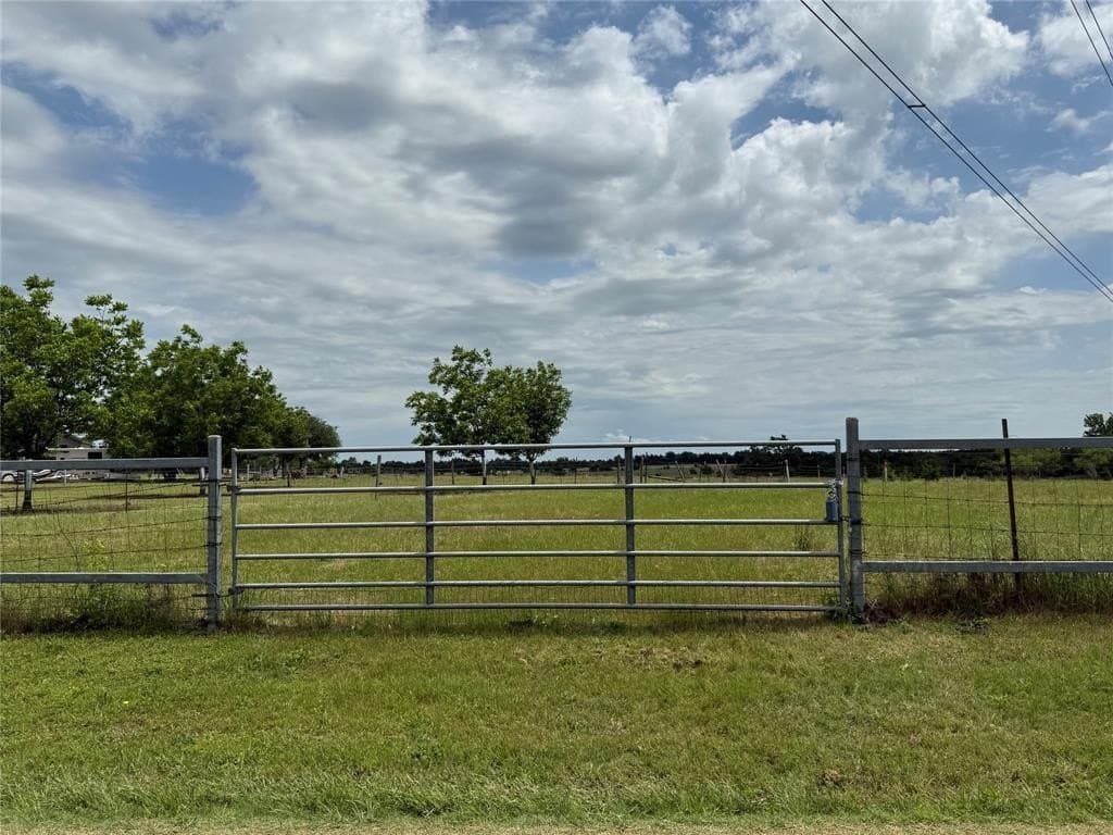 4.08 acres in Collin County gallery image 2
