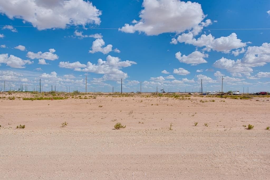 2 acres in Midland County