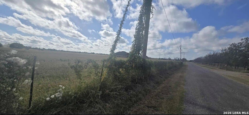 5.1 acres in Maverick County gallery image 4