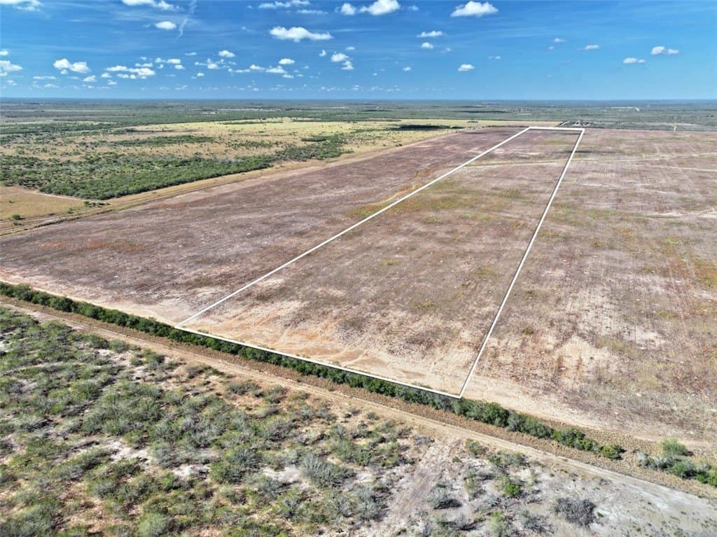 103.61 acres in Jim Wells County - photo 11