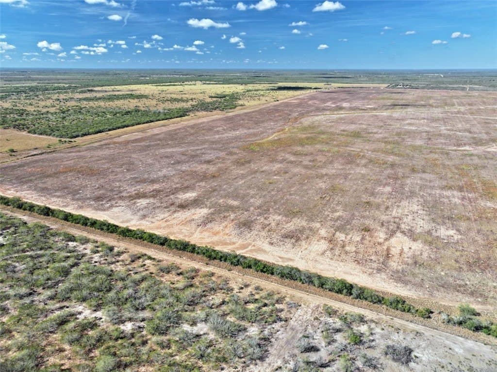 103.61 acres in Jim Wells County - photo 10