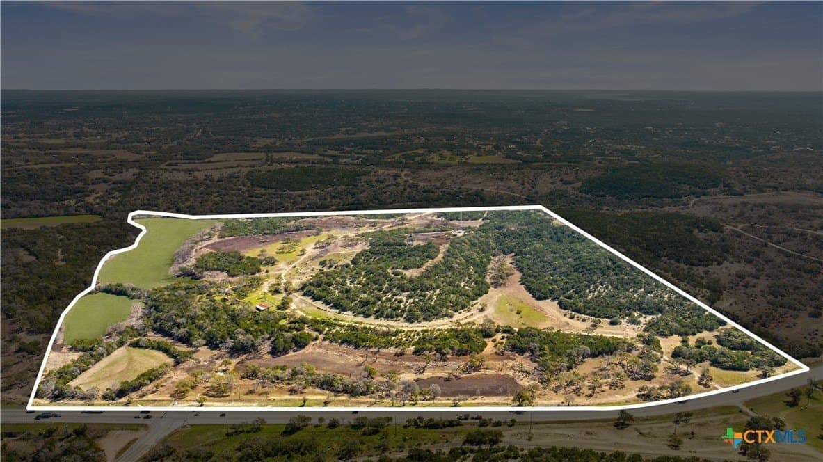 147 acres in Blanco County gallery image 4