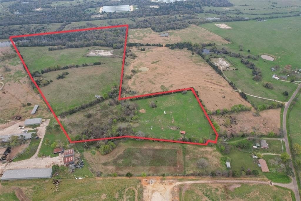 57.77 acres in Freestone County