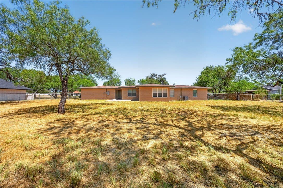 43,537 acres in Kleberg County - photo 33