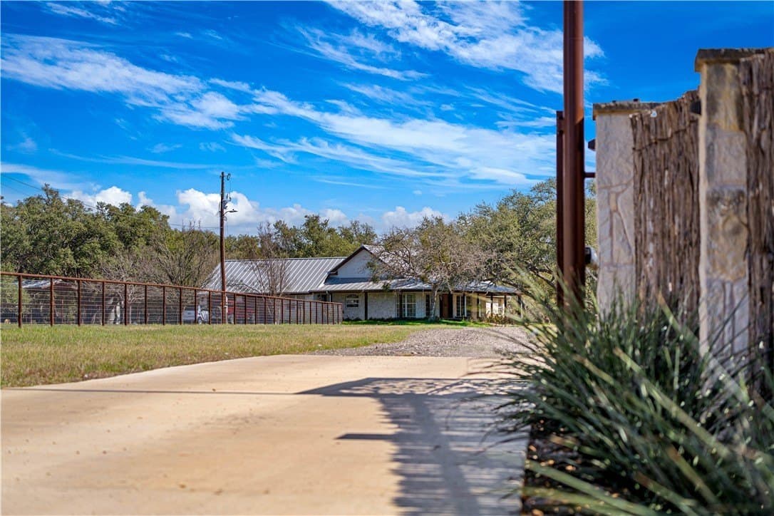 20 acres in Comal County - photo 20