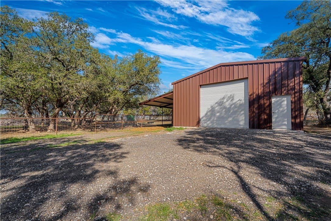 20 acres in Comal County - photo 36