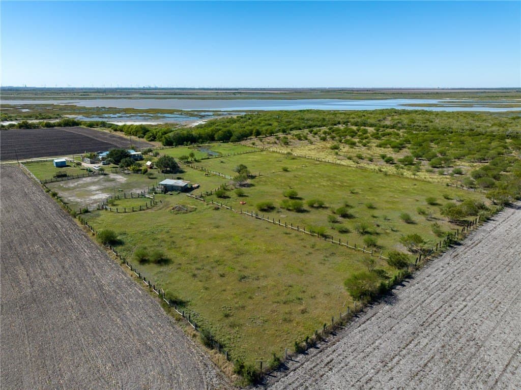 25 acres in Refugio County gallery image 2
