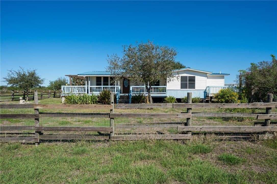 25 acres in Refugio County