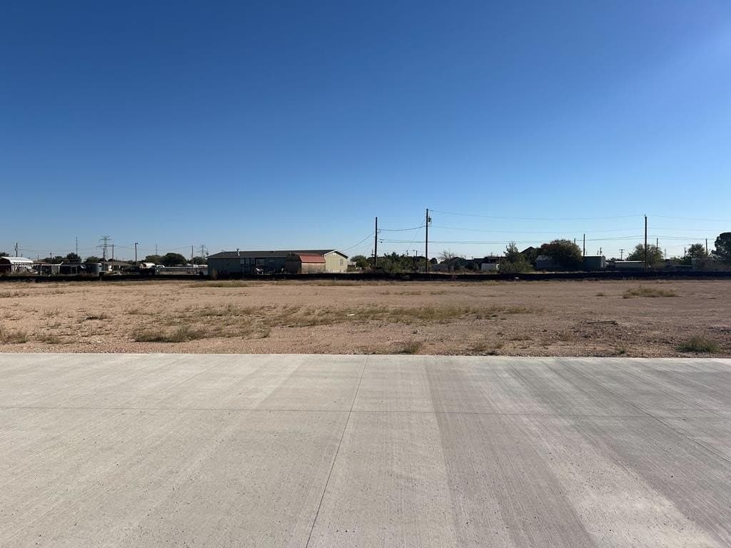 0.5 acres in Midland County
