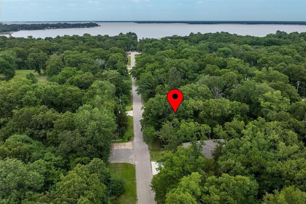 0.16 acres in Henderson County gallery image 4