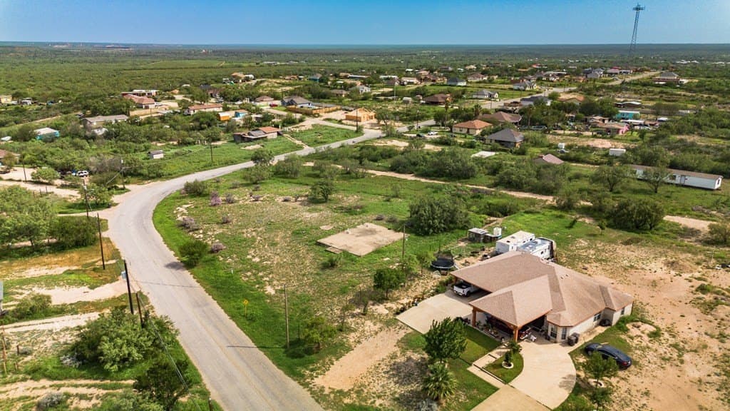 1.01 acres in Maverick County gallery image 3