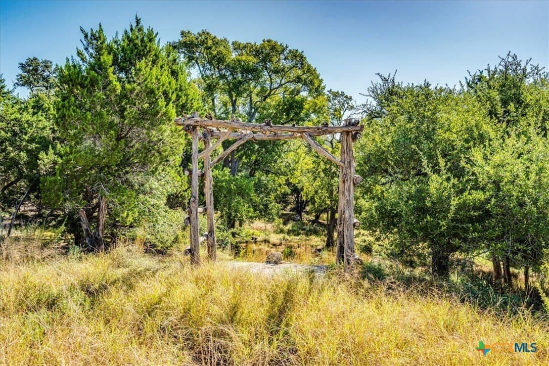 3.91 acres in Comal County - photo 10