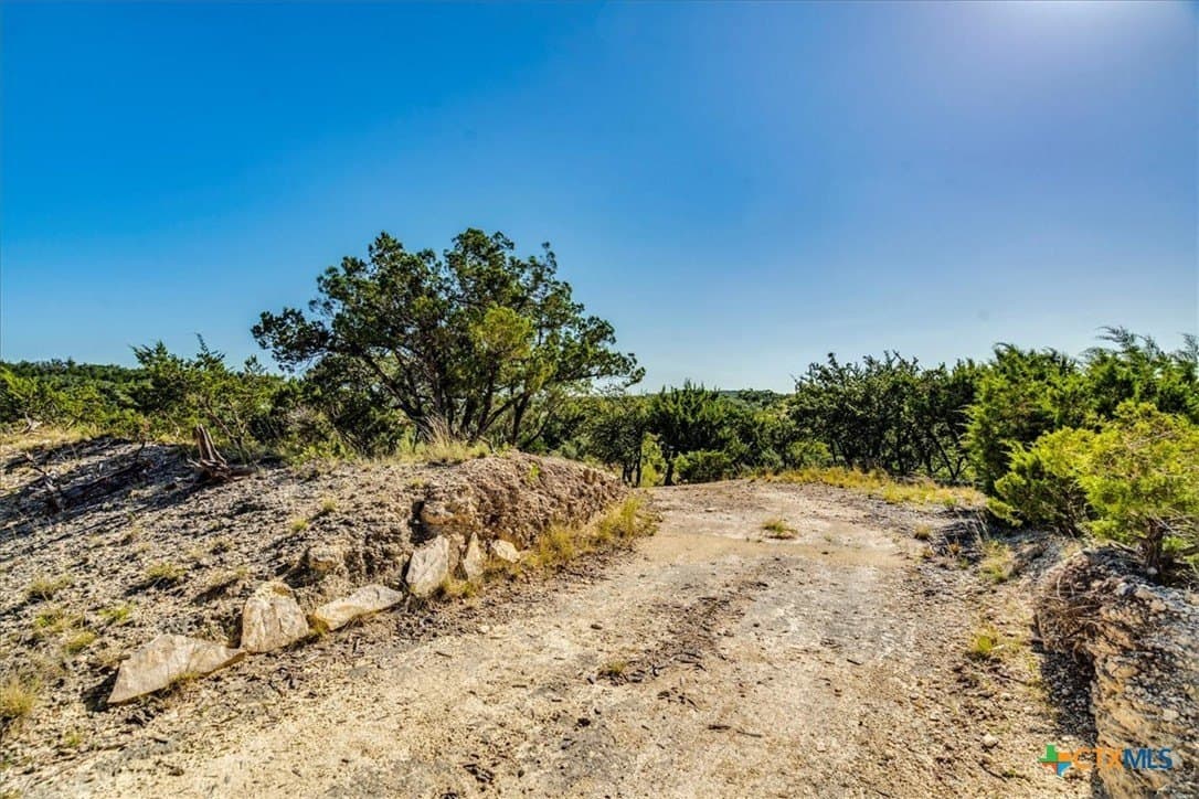 3.91 acres in Comal County - photo 5