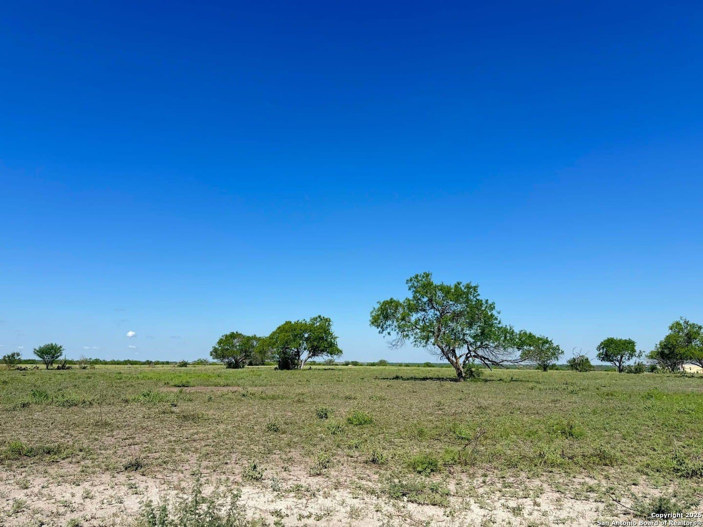 10 acres in Karnes County