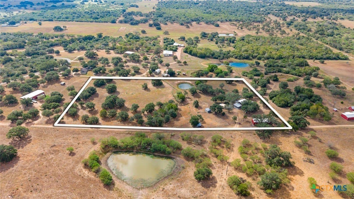 10 acres in DeWitt County - photo 3