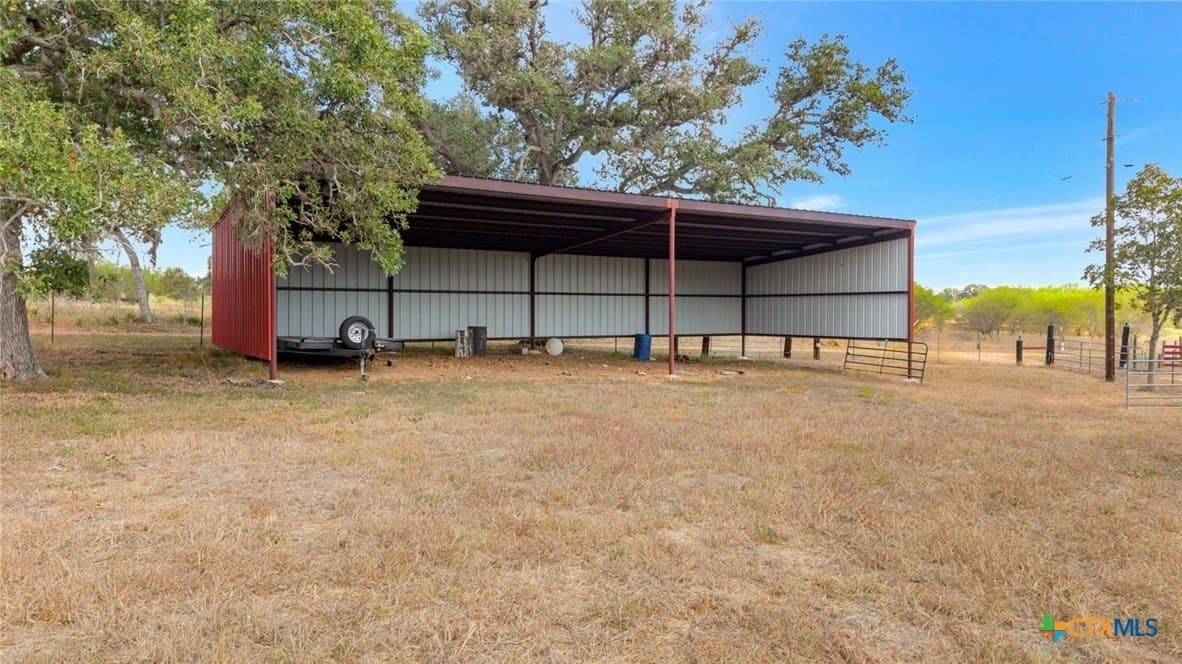 10 acres in DeWitt County - photo 27