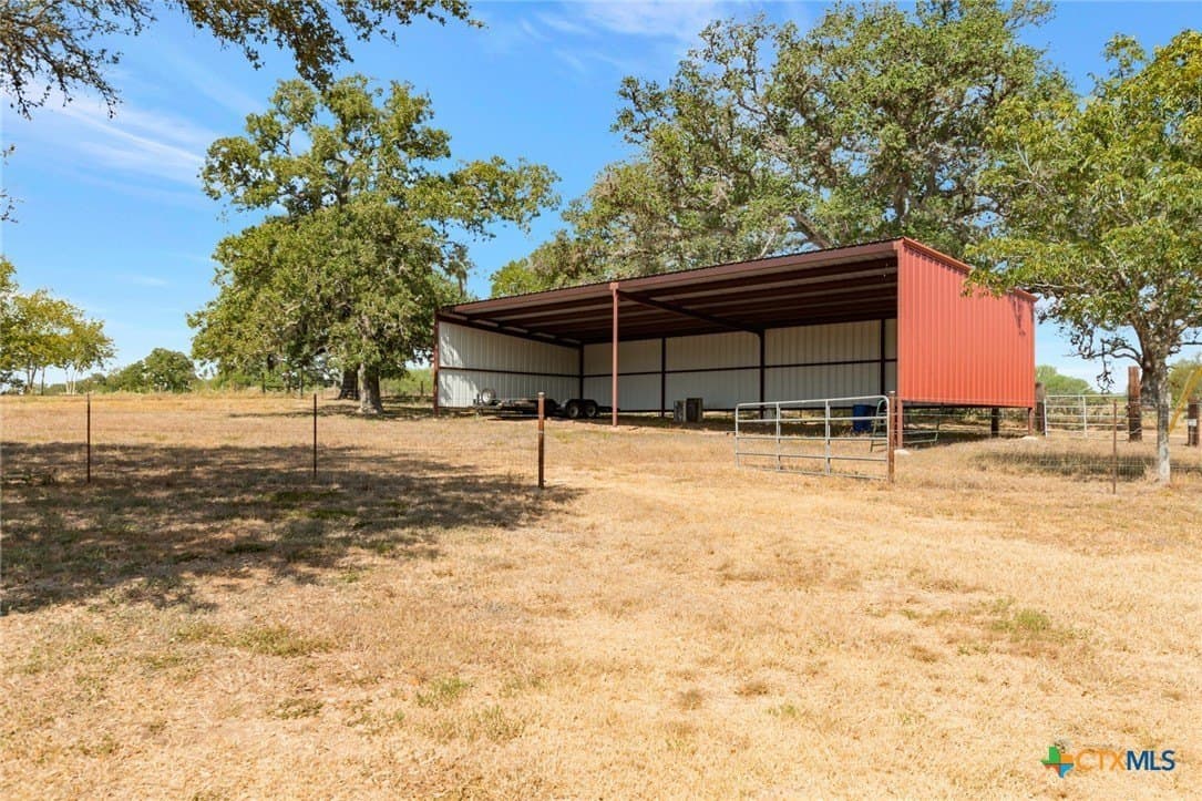 10 acres in DeWitt County - photo 37