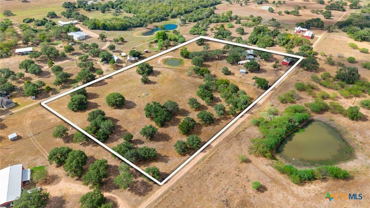 10 acres in DeWitt County