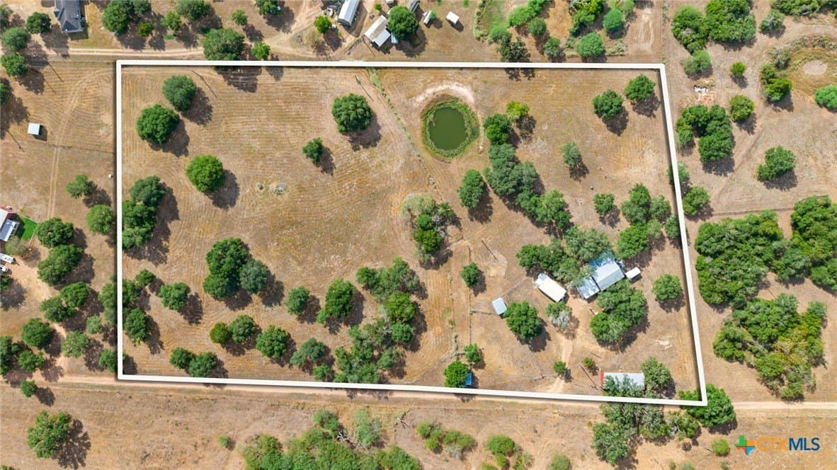 10 acres in DeWitt County - photo 2