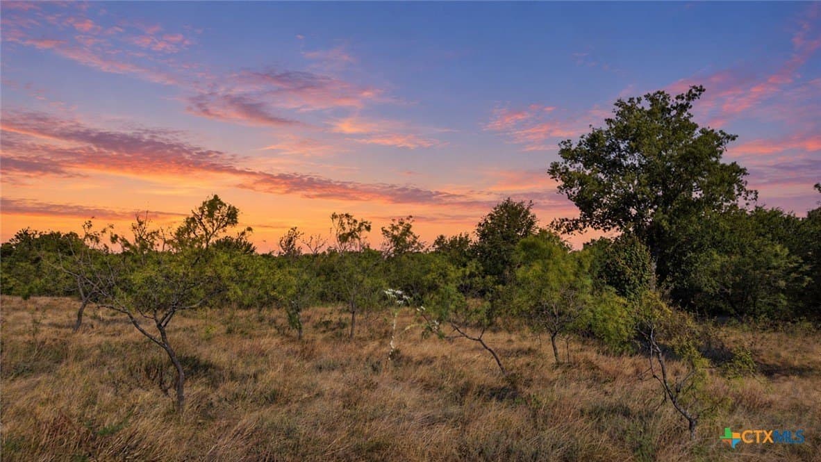 10.01 acres in Comanche County