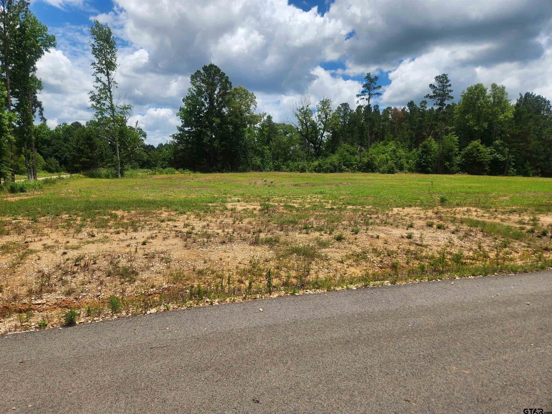 0.5 acres in Smith County gallery image 2