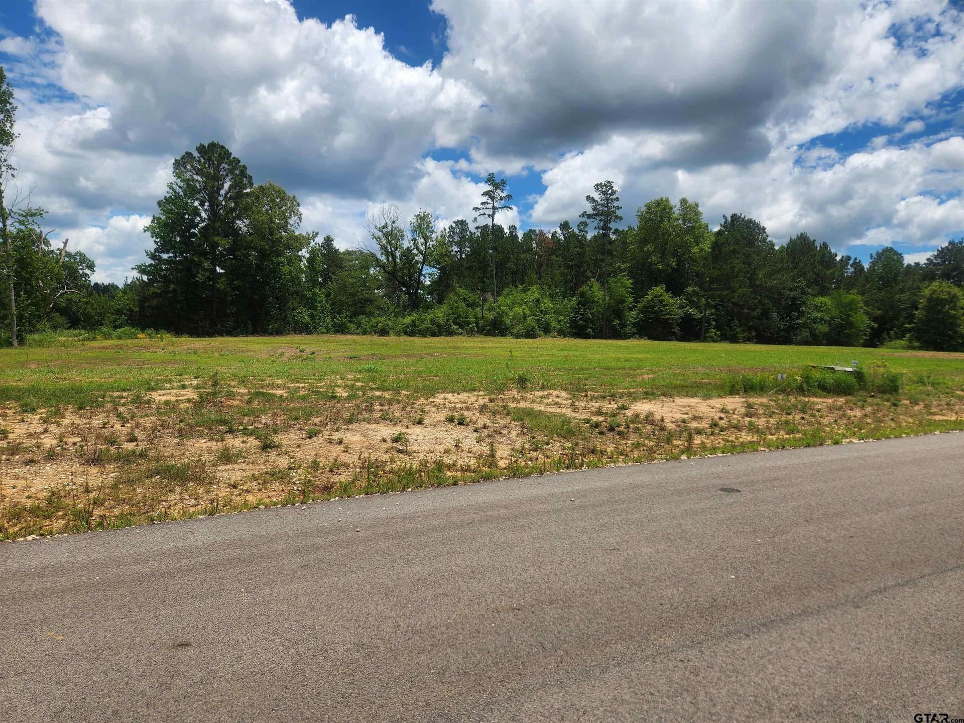0.5 acres in Smith County gallery image 4