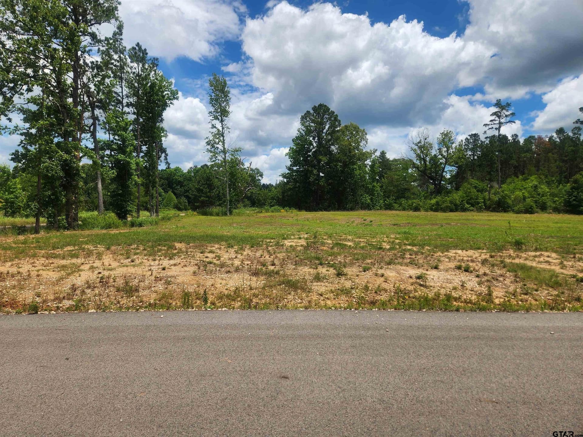 0.5 acres in Smith County gallery image 3