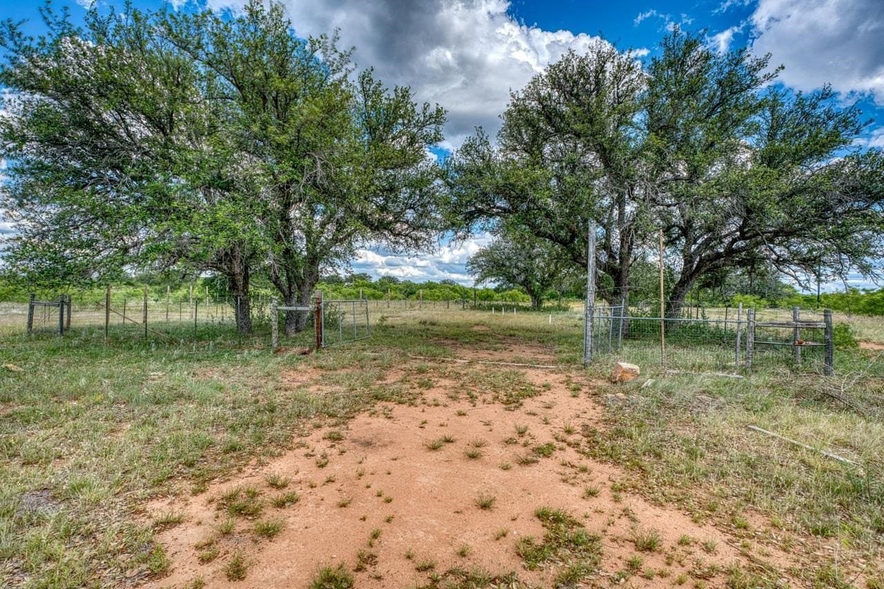 33.9 acres in Llano County gallery image 3