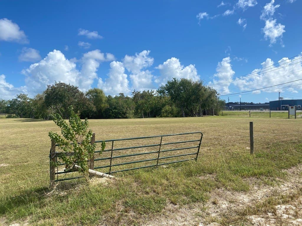 3.5 acres in Texas County gallery image 3