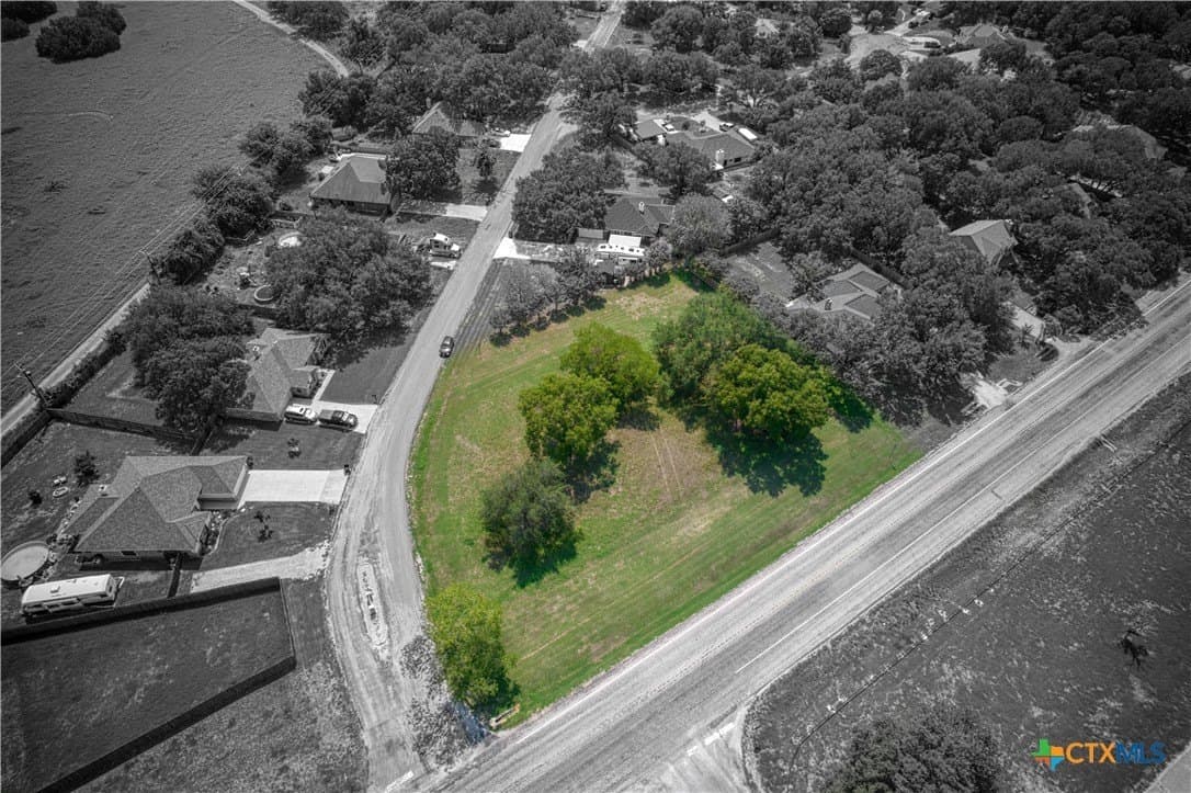 0.7 acres in Bell County - photo 6