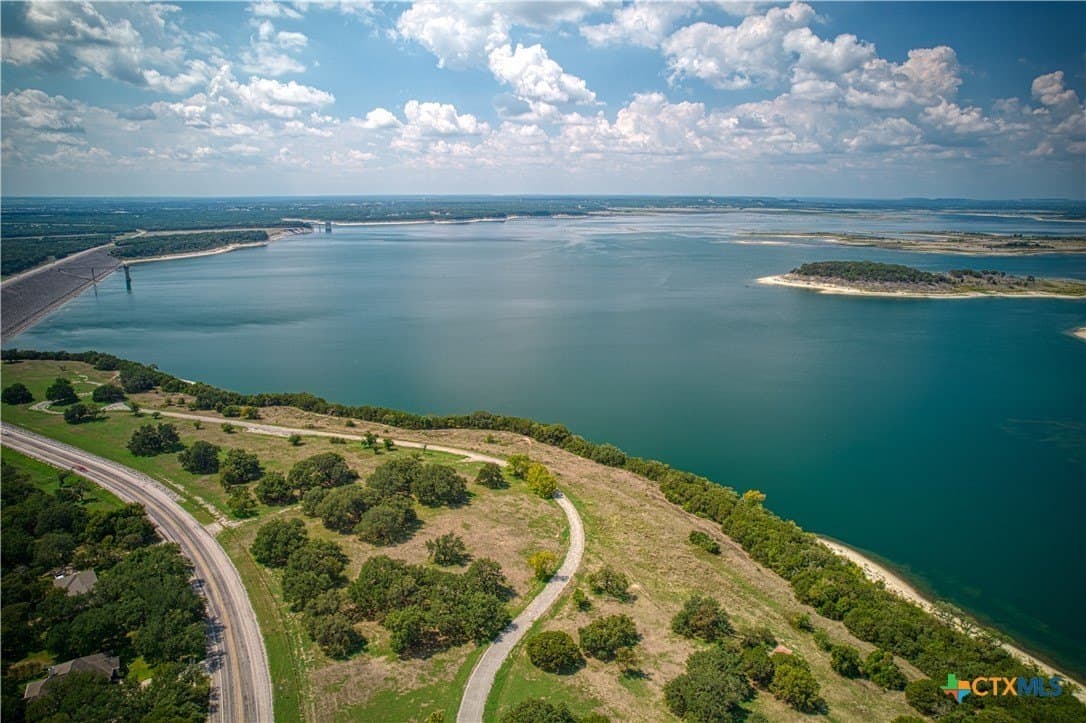 0.7 acres in Bell County - photo 14