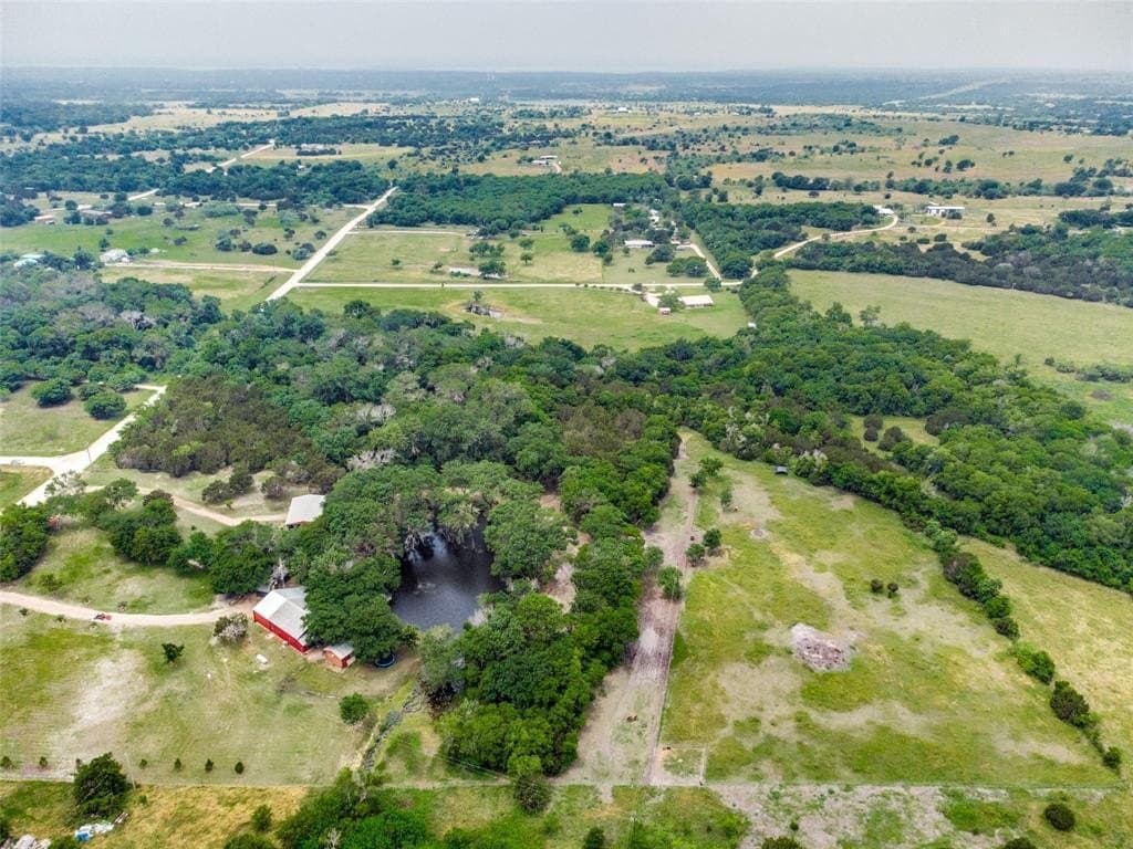 8 acres in Hill County