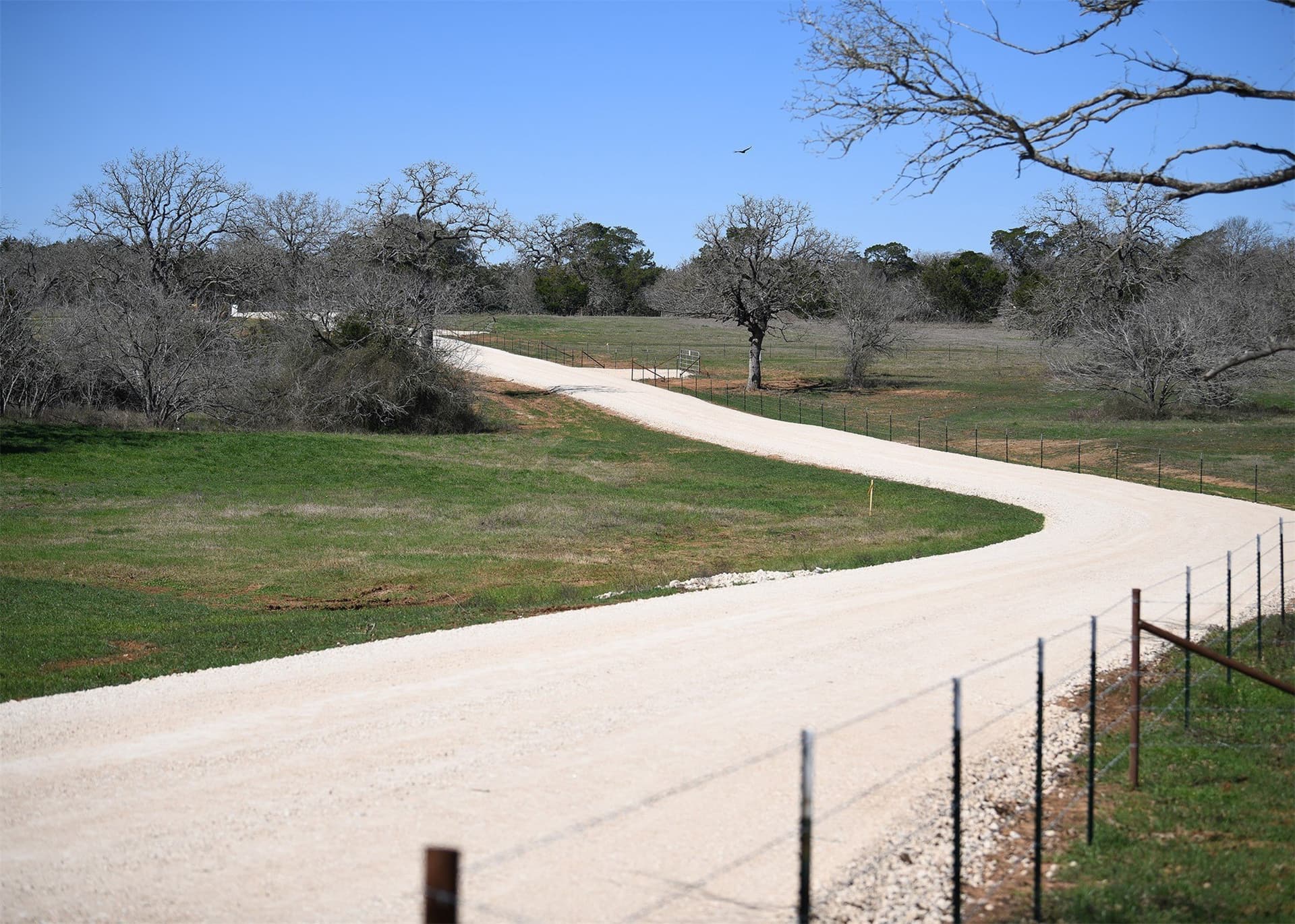 2 acres in Gonzales County - photo 8