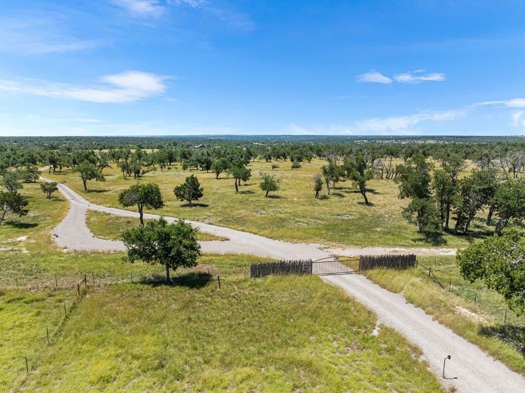 417 acres in Gillespie County - photo 17