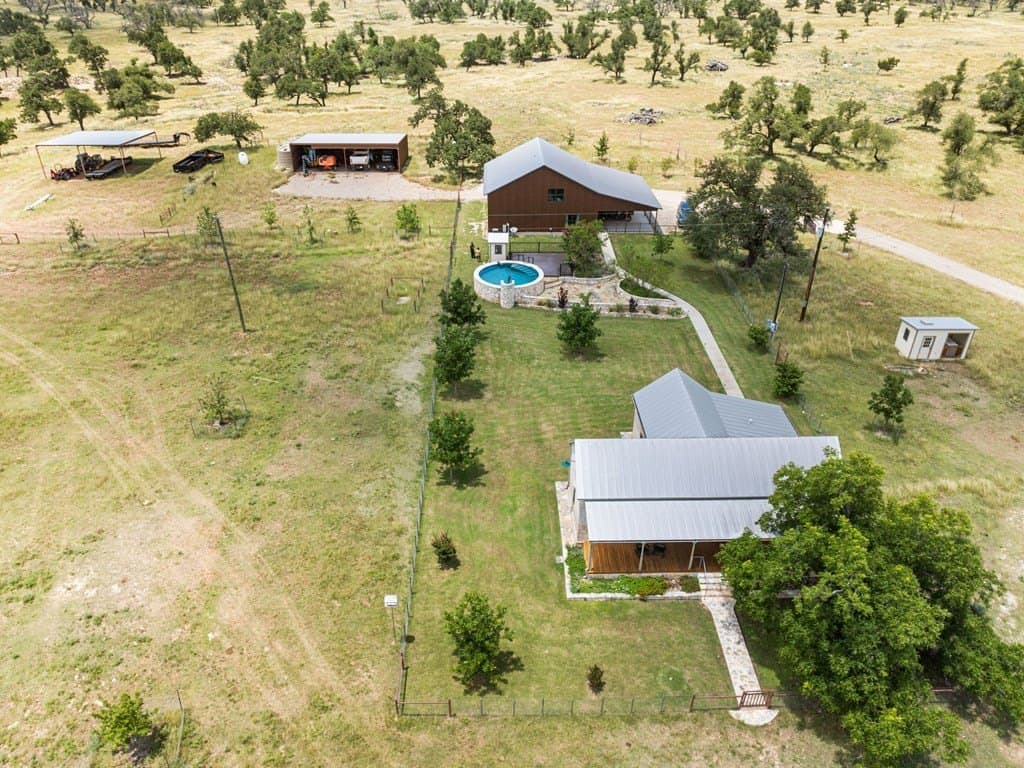 417 acres in Gillespie County - photo 9