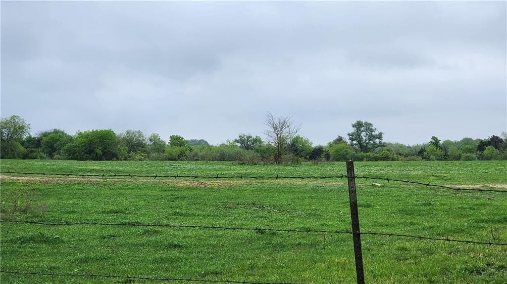 10 acres in McLennan County