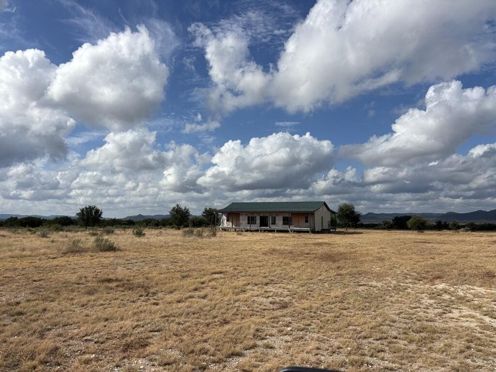 19.65 acres in Real County - photo 8