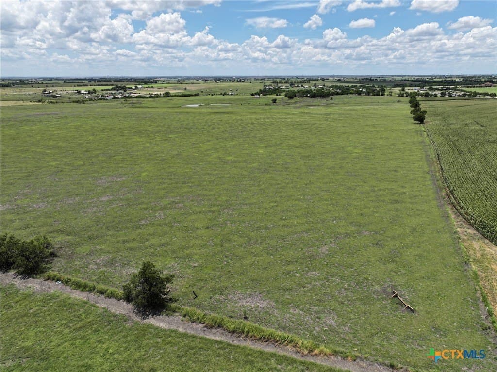 24.4 acres in Travis County gallery image 3