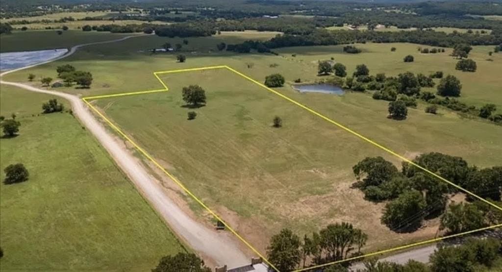 11 acres in Cooke County