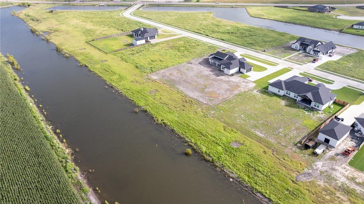 35,998 acres in Nueces County - photo 40