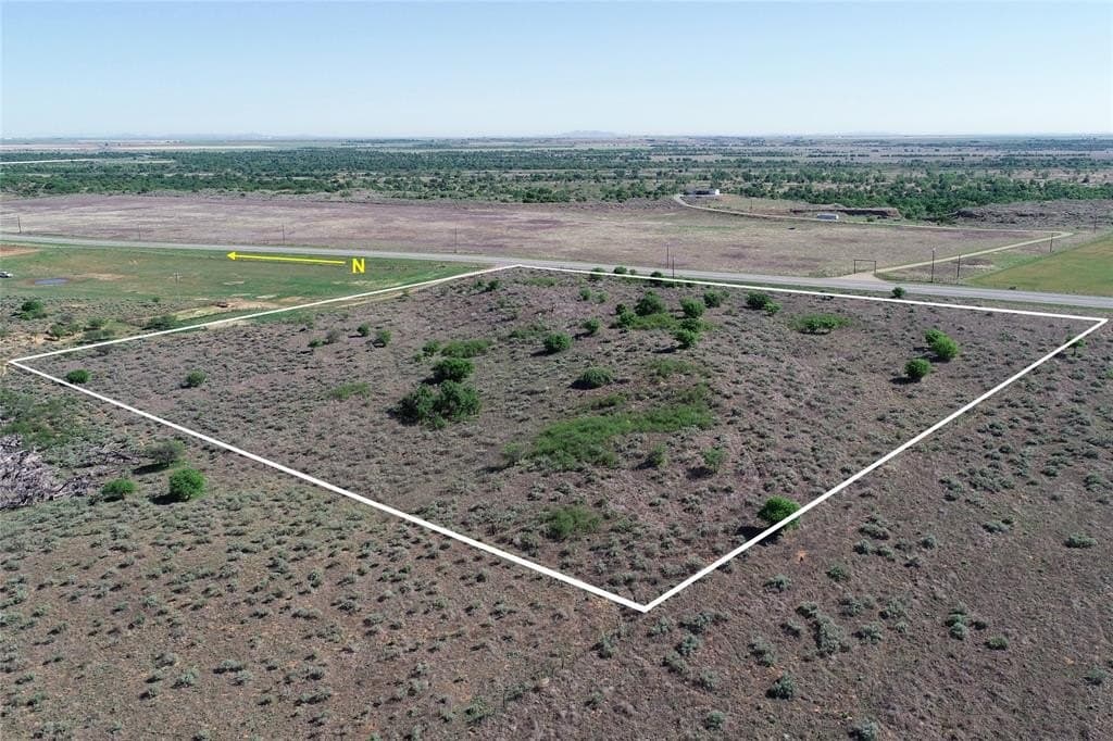 10 acres in Wilbarger County gallery image 4