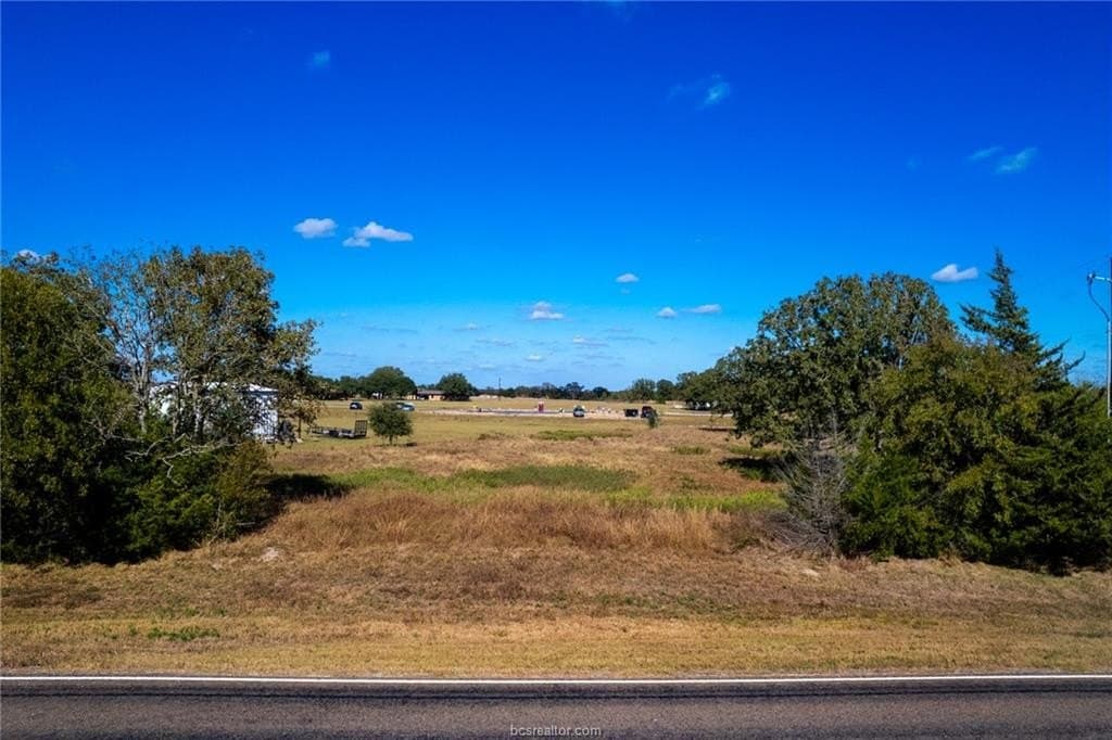 1.53 acres in Brazos County gallery image 3