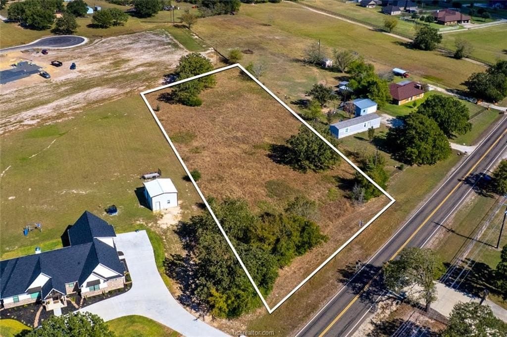 1.53 acres in Brazos County gallery image 2