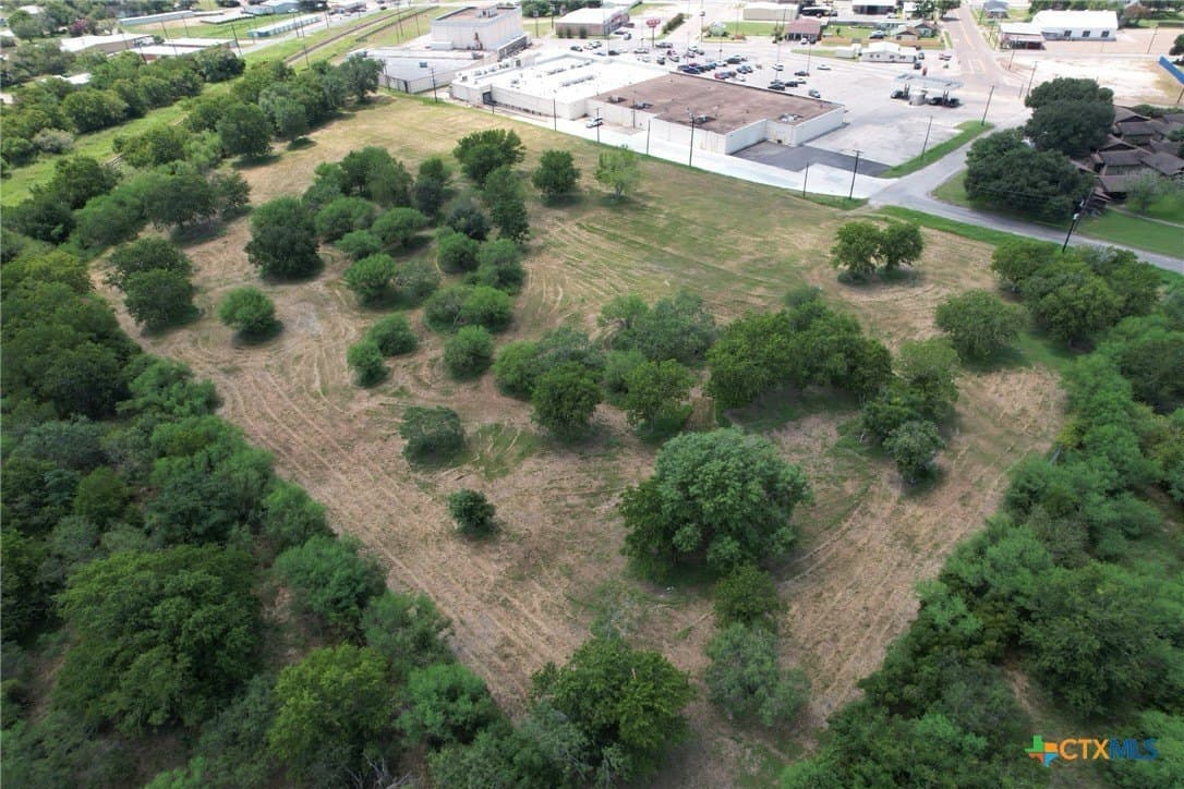 6 acres in Lavaca County gallery image 4