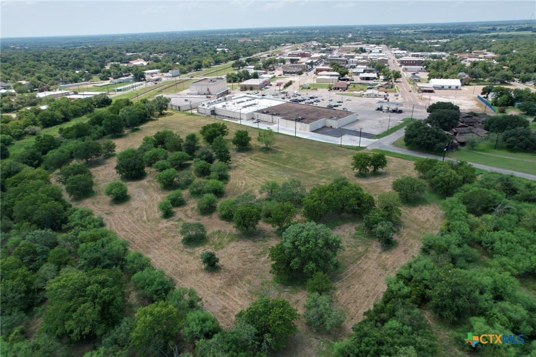 6 acres in Lavaca County gallery image 3