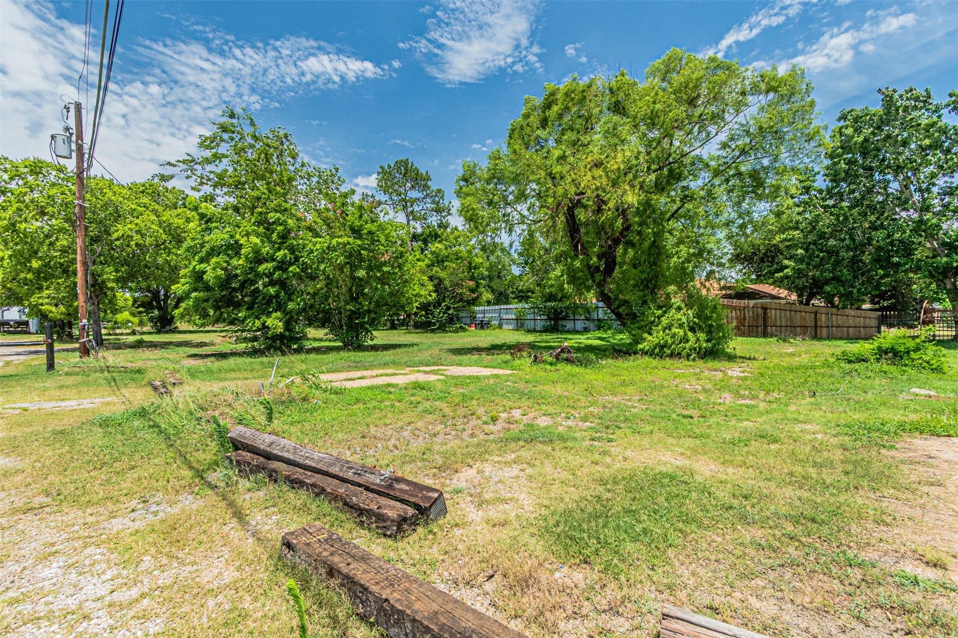 3.08 acres in Dallas County