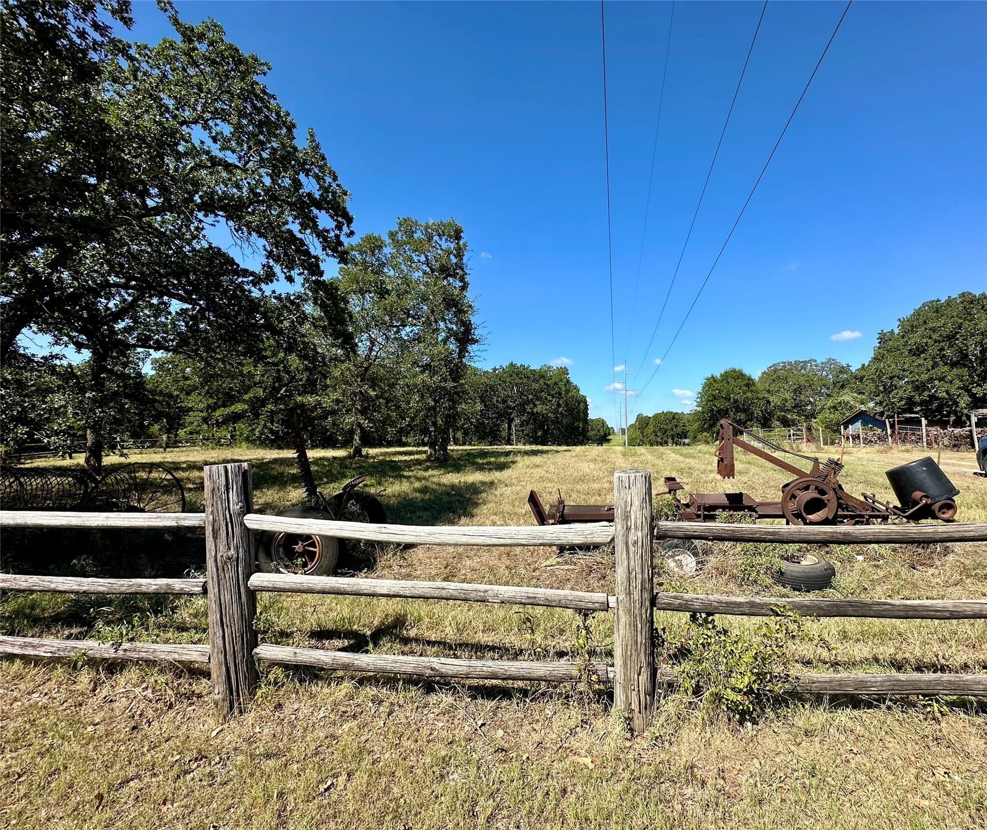1 acres in Johnson County - photo 2