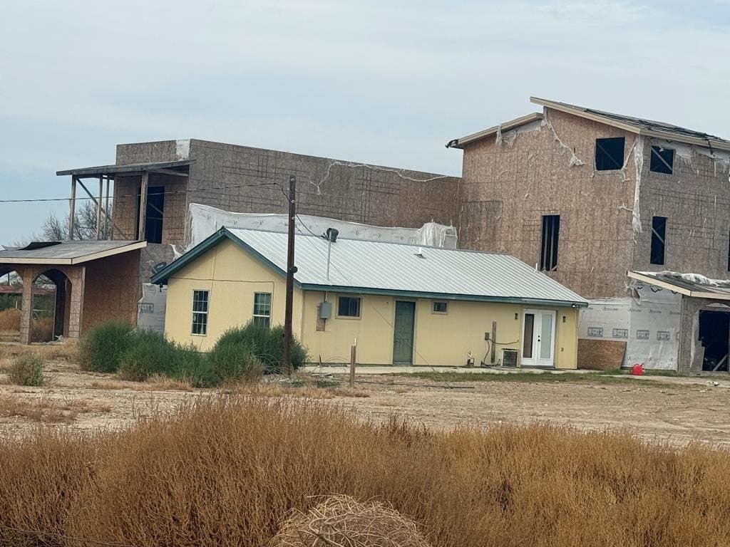 418 acres in Maverick County