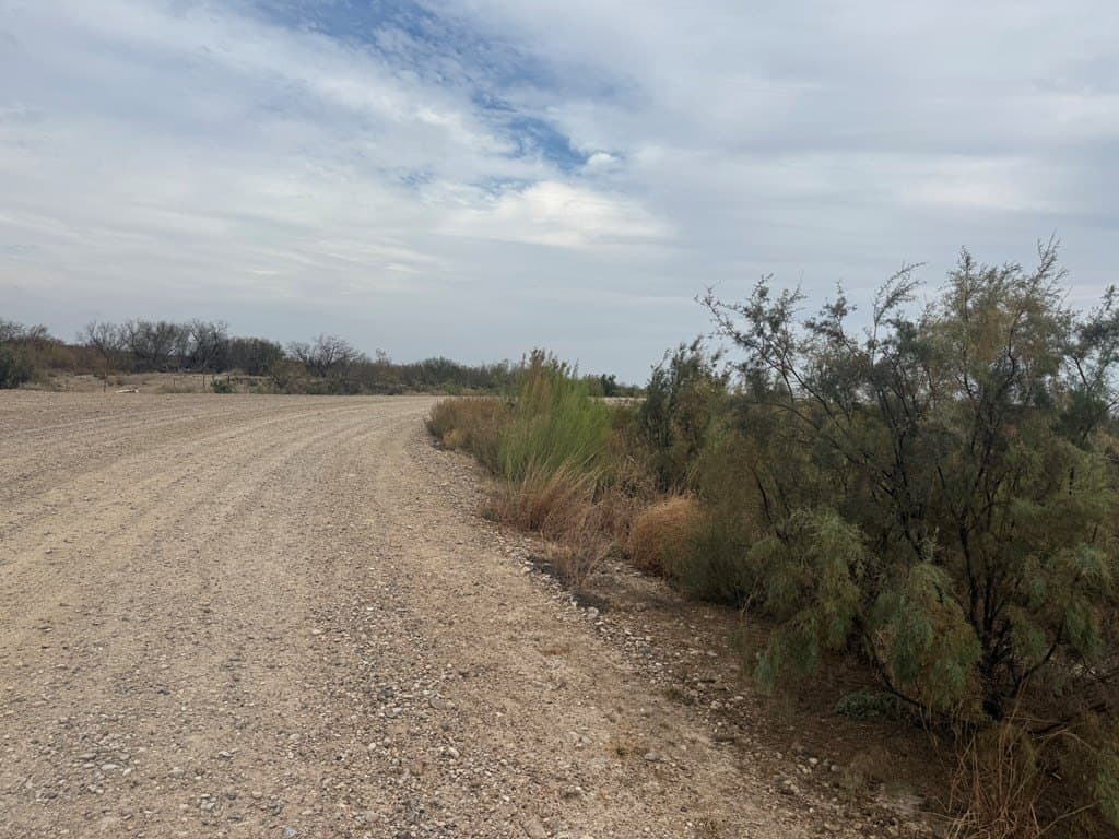 418 acres in Maverick County gallery image 4
