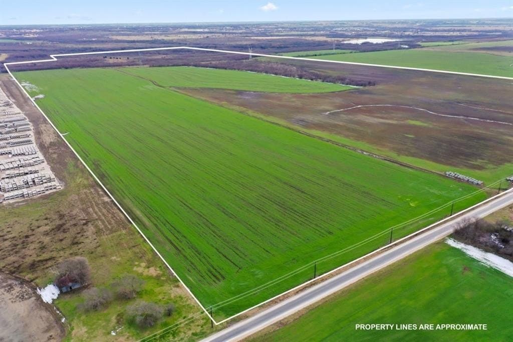 326.21 acres in Grayson County